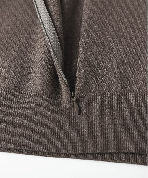 La-gemme（ラジェム）の「センタージップアップニットトップス（ニット/セーター・レディース・ブラック/オフホワイト/グレー/モカ・フリー）」の8枚目の写真