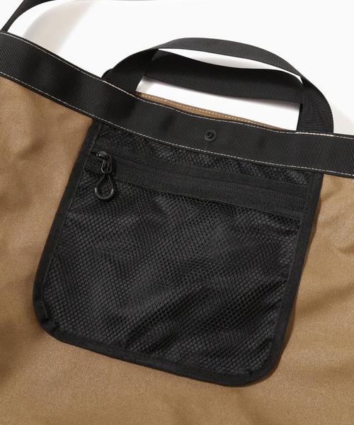 and wander（アンドワンダー）の「【入庫禁止】and wander/アンドワンダー recycle OX logo tote bag ワンポイントロゴ 2WAYトートバッグ（トートバッグ・メンズ・ブラック・FREE）」の8枚目の写真