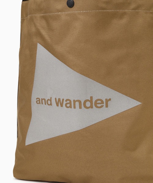 and wander（アンドワンダー）の「【入庫禁止】and wander/アンドワンダー recycle OX logo tote bag ワンポイントロゴ 2WAYトートバッグ（トートバッグ・メンズ・ブラック・FREE）」の3枚目の写真