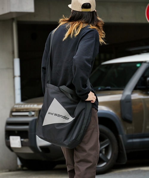 and wander（アンドワンダー）の「【入庫禁止】and wander/アンドワンダー recycle OX logo tote bag ワンポイントロゴ 2WAYトートバッグ（トートバッグ・メンズ・ブラック・FREE）」の18枚目の写真