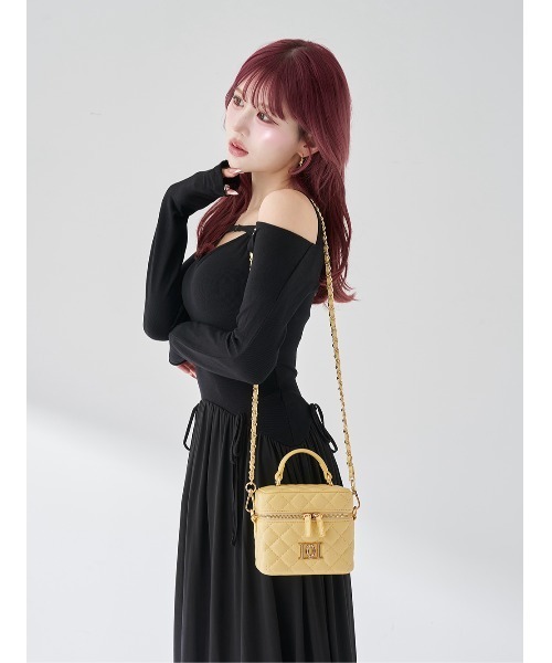 Darich 【ゴールドパーツ】キルティングスクエアミニバッグ Darich（ダーリッチ）の「【ゴールドパーツ】キルティング