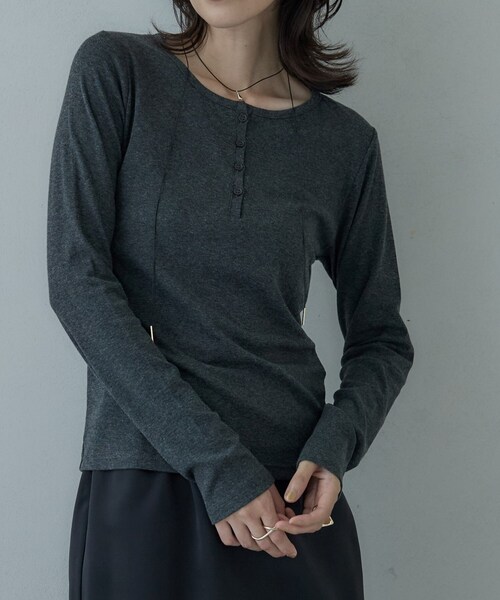 GALLEST（ギャレスト）の「カットアウトカットソー（Tシャツ/カットソー・レディース・ライトブルー/ホワイト/チャコールグレー・38）」の6枚目の写真