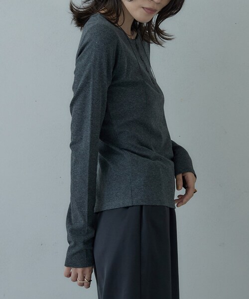 GALLEST（ギャレスト）の「カットアウトカットソー（Tシャツ/カットソー・レディース・ライトブルー/ホワイト/チャコールグレー・38）」の8枚目の写真