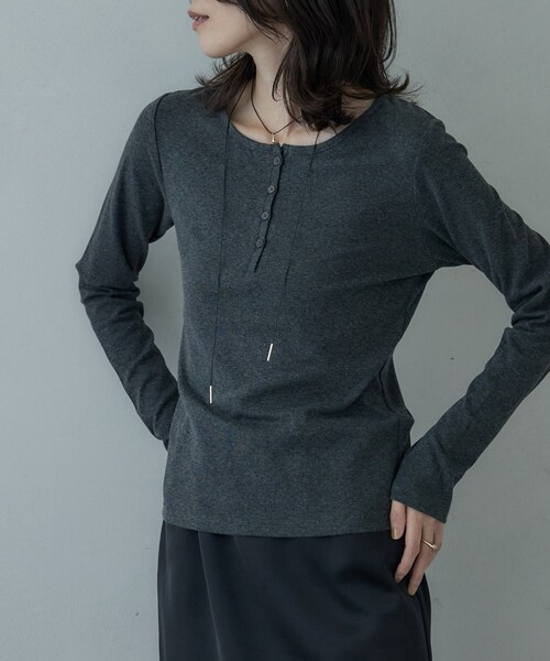 GALLEST（ギャレスト）の「カットアウトカットソー（Tシャツ/カットソー・レディース・ライトブルー/ホワイト/チャコールグレー・38）」の9枚目の写真