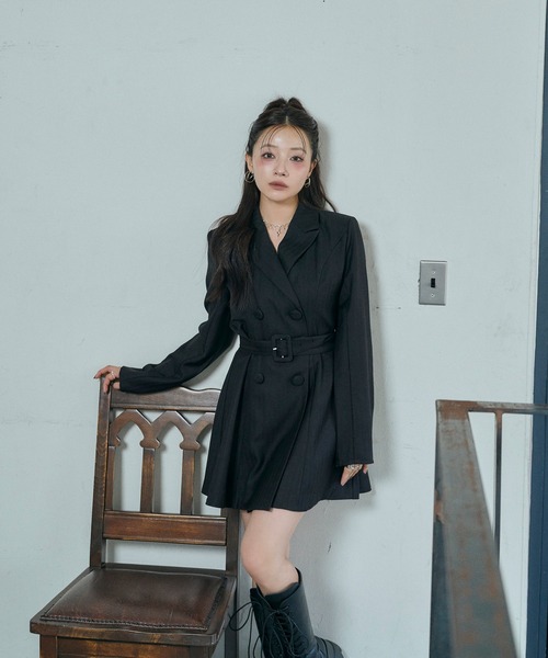 ANDGEEBEE(アンジービー)の「ダブルボタンジャケットワンピ(ワンピース・レディース・チャコールグレー/ブラック・FREE)」の11枚目の写真