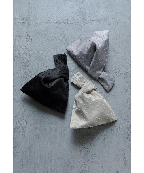 niana（ニアナ）の「ワンハンドルバッグ ドット ラメ パーティーバッグ トートバッグ 結婚式 二次会 成人式 同窓会 お呼ばれ フォーマル オケージョン（ハンドバッグ・レディース・ブラック/シルバー/ベージュ/ベージュ系その他/ブラウン系その他/グレー系その他/ブラック系その他/ピンク系その他/グリーン系その他・FREE）」の13枚目の写真