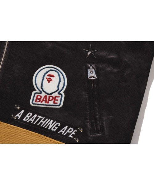 A BATHING APE（アベイシングエイプ）の「LEATHER JACKET PRINT SHARK PULLOVER HOODIE（パーカー・キッズ・ブラック・110/130/140/100）」の3枚目の写真