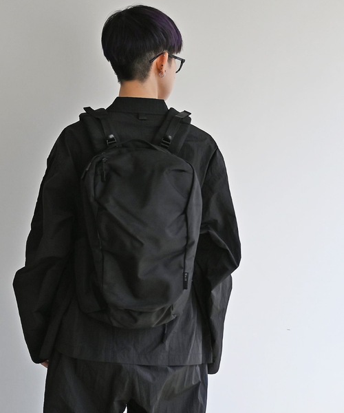 COMMON WARE（コモンウェアー）の「EM:NoiR ノアール Gemini middle backpack/ジェミニ ミドルバックパック（バックパック/リュック・レディース・ブラック/ブラック系その他・FREE）」の4枚目の写真