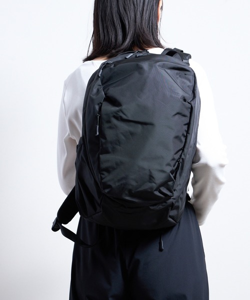 COMMON WARE（コモンウェアー）の「EM:NoiR ノアール Gemini middle backpack/ジェミニ ミドルバックパック（バックパック/リュック・レディース・ブラック/ブラック系その他・FREE）」の9枚目の写真