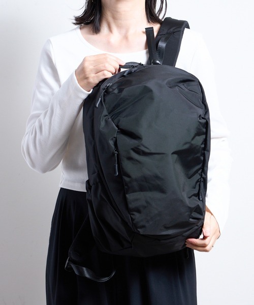 COMMON WARE（コモンウェアー）の「EM:NoiR ノアール Gemini middle backpack/ジェミニ ミドルバックパック（バックパック/リュック・レディース・ブラック/ブラック系その他・FREE）」の11枚目の写真