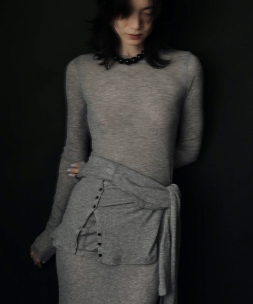 anuke（アンヌーク）の「anuke Sheer Rib Cardigan（ニット/セーター・レディース・ライトグレー/ブラック/オフホワイト・FREE）」の13枚目の写真