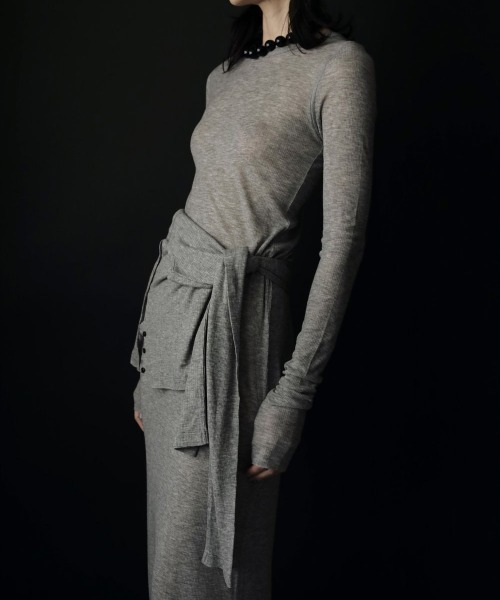 anuke（アンヌーク）の「anuke Sheer Rib Cardigan（ニット/セーター・レディース・ライトグレー/ブラック/オフホワイト・FREE）」の14枚目の写真