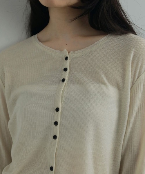 anuke（アンヌーク）の「anuke Sheer Rib Cardigan（ニット/セーター・レディース・ライトグレー/ブラック/オフホワイト・FREE）」の6枚目の写真