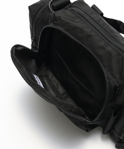 WISM(ウィズム)の「C.E / シーイー cavempt SMALL UTILITY SHOULDER BAG(ボストンバッグ・メンズ・ブラック・FREE)」の7枚目の写真