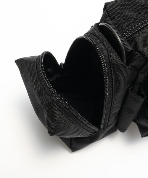 WISM(ウィズム)の「C.E / シーイー cavempt SMALL UTILITY SHOULDER BAG(ボストンバッグ・メンズ・ブラック・FREE)」の8枚目の写真