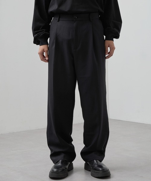SLICK(スリック)の「【SLICK/スリック】Double Cloth One Tuck Tapered Pants/ダブルフェイスポリエステルツイルワンタックテーパードスラックス / セットアップ(スラックス・メンズ・カーキ/ブラック/チャコールグレー・3/2/1)」の4枚目の写真