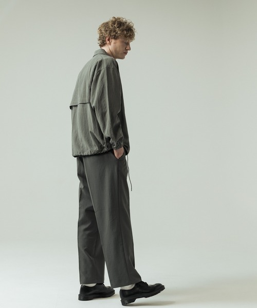 SLICK（スリック）の「【SLICK/スリック】Double Cloth One Tuck Tapered Pants/ダブルフェイスポリエステルツイルワンタックテーパードスラックス / セットアップ（スラックス・メンズ・カーキ/ブラック/チャコールグレー・3/2/1）」の20枚目の写真