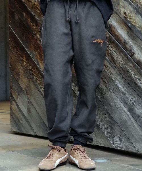 BILLABONG(ビラボン)の「BILLABONG メンズ HEAVY BAREEL PANTS セットアップボトムス 【2025年秋冬モデル】 @autumn/ビラボンスウェットパンツ(SET UP・セットアップ対応可能・空港コーデ)(スウェットパンツ・メンズ・グレー/ブラック系その他/レッド系その他・MEDIUM/LARGE/X-LARGE)」の2枚目の写真