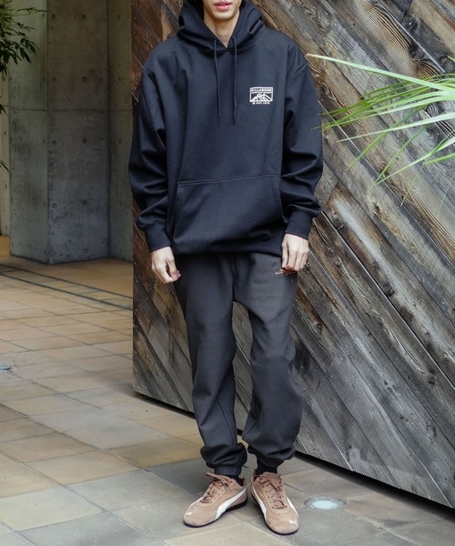 BILLABONG(ビラボン)の「BILLABONG メンズ HEAVY BAREEL PANTS セットアップボトムス 【2025年秋冬モデル】 @autumn/ビラボンスウェットパンツ(SET UP・セットアップ対応可能・空港コーデ)(スウェットパンツ・メンズ・グレー/ブラック系その他/レッド系その他・MEDIUM/LARGE/X-LARGE)」の19枚目の写真