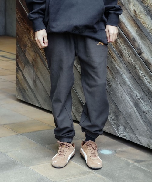 BILLABONG(ビラボン)の「BILLABONG メンズ HEAVY BAREEL PANTS セットアップボトムス 【2025年秋冬モデル】 @autumn/ビラボンスウェットパンツ(SET UP・セットアップ対応可能・空港コーデ)(スウェットパンツ・メンズ・グレー/ブラック系その他/レッド系その他・MEDIUM/LARGE/X-LARGE)」の20枚目の写真