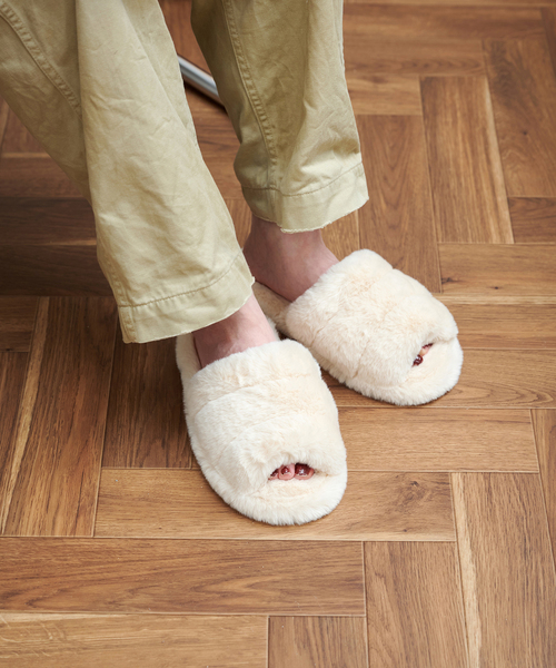 SLIPPER PUFFY FUR フェイクファー スリッパ（ルームシューズ/スリッパ