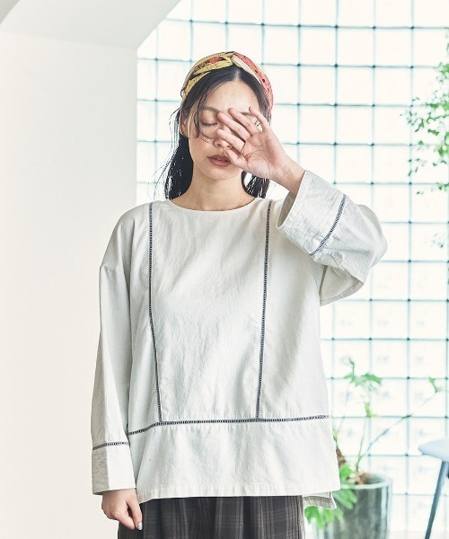 and myera(アンド マイラ)の「and myera 梯子レースのトップス(その他トップス・レディース・グレー系その他/カーキ・L/LL/M/S)」の1枚目の写真