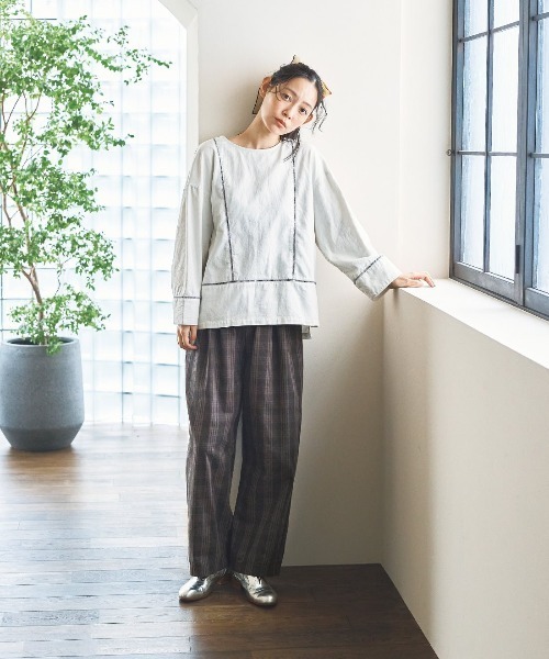 and myera(アンド マイラ)の「and myera 梯子レースのトップス(その他トップス・レディース・グレー系その他/カーキ・L/LL/M/S)」の10枚目の写真