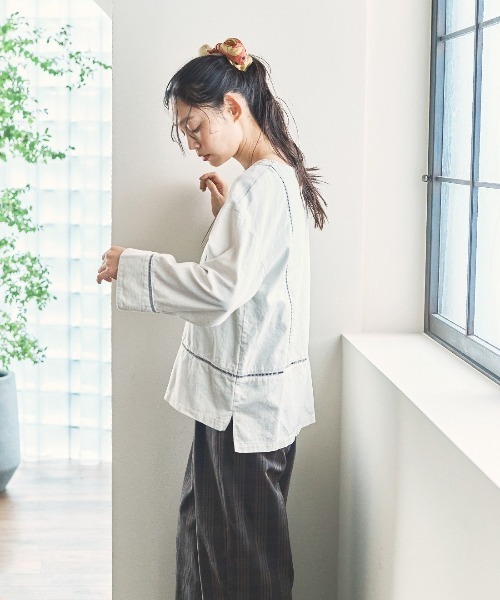 and myera(アンド マイラ)の「and myera 梯子レースのトップス(その他トップス・レディース・グレー系その他/カーキ・L/LL/M/S)」の11枚目の写真