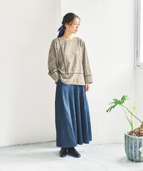 and myera(アンド マイラ)の「and myera 梯子レースのトップス(その他トップス・レディース・グレー系その他/カーキ・L/LL/M/S)」の3枚目の写真