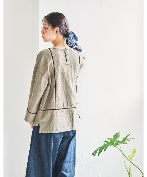 and myera(アンド マイラ)の「and myera 梯子レースのトップス(その他トップス・レディース・グレー系その他/カーキ・L/LL/M/S)」の4枚目の写真