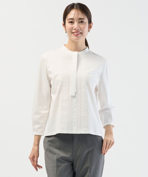 J.PRESS Ladies(J.プレス レディス)の「レースコンビ ボウタイ カットソー(Tシャツ/カットソー・レディース・ネイビー系/ホワイト系・SMALL)」の2枚目の写真