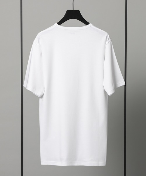 kuros'(クロス)の「mono-kuros' コットン レギュラー Tシャツ(Tシャツ/カットソー・メンズ・ホワイト/ブラック・MEDIUM/LARGE/X-LARGE)」の15枚目の写真