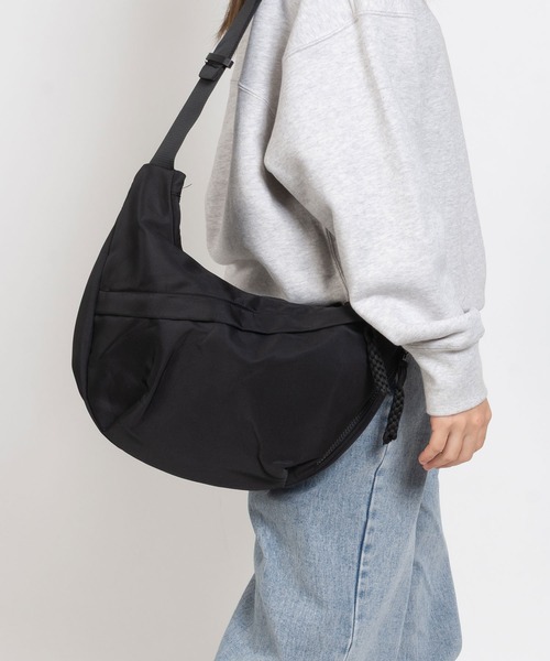 SVEC（シュベック）の「三日月 ショルダーバッグ（ショルダーバッグ・レディース・ベージュ/ホワイト/ブラック・FREE）」の3枚目の写真