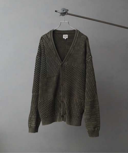 Art re A select（アトリエセレクト）の「ストーンウォッシュ加工パッチワークVネックニットカーディガン（カーディガン/ボレロ・メンズ・カーキ/ブラック・L/XL/M）」の2枚目の写真