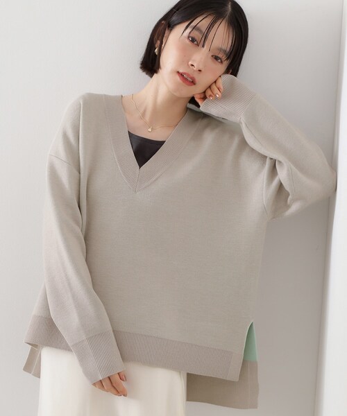 THE SHOP TK (ザ ショップ ティーケー )の「【体型カバー】ゆったり サイドスリットニット(ニット/セーター・レディース・ライトブルー/ナチュラル/グレー/スミクロ・12/13)」の3枚目の写真