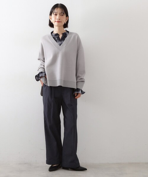 THE SHOP TK (ザ ショップ ティーケー )の「【体型カバー】ゆったり サイドスリットニット(ニット/セーター・レディース・ライトブルー/ナチュラル/グレー/スミクロ・12/13)」の7枚目の写真