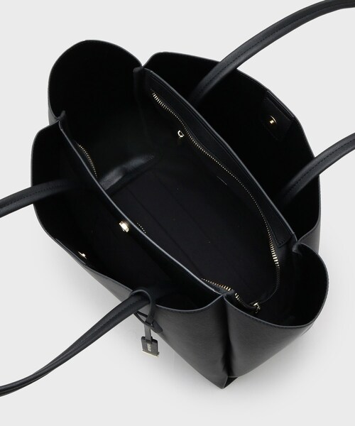 OPAQUE.CLIP(オペークドットクリップ)の「【軽量/A4サイズ対応】サフィアーノ調3層トートバッグ(トートバッグ・レディース・アイボリー/ベージュ/ブラック・00)」の17枚目の写真