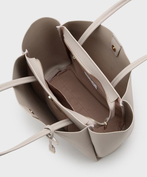 OPAQUE.CLIP(オペークドットクリップ)の「【軽量/A4サイズ対応】サフィアーノ調3層トートバッグ(トートバッグ・レディース・アイボリー/ベージュ/ブラック・00)」の18枚目の写真