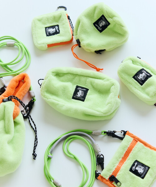 COBMASTER(コブマスター)の「Cobmaster/コブマスター 別注Fluffy square pouch M(ポーチ・メンズ・ブラック/グリーン/ピンク/ラベンダー/ベージュ・ONE SIZE)」の3枚目の写真