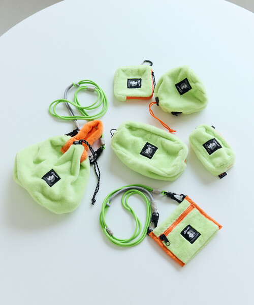 COBMASTER(コブマスター)の「Cobmaster/コブマスター 別注Fluffy square pouch M(ポーチ・メンズ・ブラック/グリーン/ピンク/ラベンダー/ベージュ・ONE SIZE)」の8枚目の写真