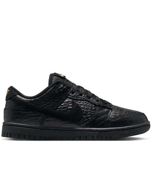 NIKE(ナイキ)の「NIKE Dunk Low(ナイキ ウィメンズ ダンク LOW SS)(スニーカー・レディース・ブラック系/レッド系・23cm/23.5cm/24cm/24.5cm/25cm/27cm/28cm/29cm/25.5cm/26cm/26.5cm/27.5cm/28.5cm)」の5枚目の写真