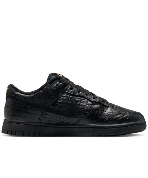 NIKE(ナイキ)の「NIKE Dunk Low(ナイキ ウィメンズ ダンク LOW SS)(スニーカー・レディース・ブラック系/レッド系・23cm/23.5cm/24cm/24.5cm/25cm/27cm/28cm/29cm/25.5cm/26cm/26.5cm/27.5cm/28.5cm)」の6枚目の写真
