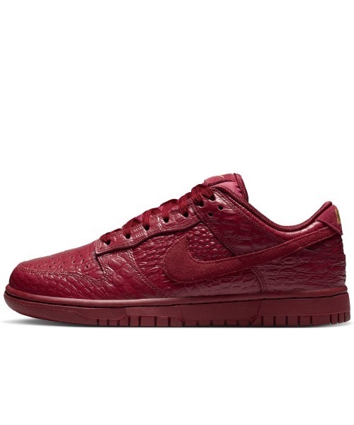 NIKE(ナイキ)の「NIKE Dunk Low(ナイキ ウィメンズ ダンク LOW SS)(スニーカー・レディース・ブラック系/レッド系・23cm/23.5cm/24cm/24.5cm/25cm/27cm/28cm/29cm/25.5cm/26cm/26.5cm/27.5cm/28.5cm)」の13枚目の写真