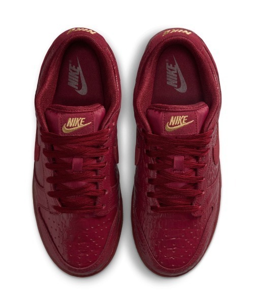 NIKE(ナイキ)の「NIKE Dunk Low(ナイキ ウィメンズ ダンク LOW SS)(スニーカー・レディース・ブラック系/レッド系・23cm/23.5cm/24cm/24.5cm/25cm/27cm/28cm/29cm/25.5cm/26cm/26.5cm/27.5cm/28.5cm)」の18枚目の写真