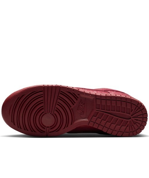 NIKE(ナイキ)の「NIKE Dunk Low(ナイキ ウィメンズ ダンク LOW SS)(スニーカー・レディース・ブラック系/レッド系・23cm/23.5cm/24cm/24.5cm/25cm/27cm/28cm/29cm/25.5cm/26cm/26.5cm/27.5cm/28.5cm)」の20枚目の写真