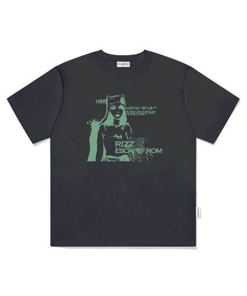 ESCAPEFROM(エスケープフロム)の「グリーン1985リズプリントオーバーサイズ半袖Tシャツチャコール(Tシャツ/カットソー・レディース・その他・MEDIUM/LARGE/SMALL)」の1枚目の写真