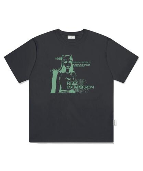 ESCAPEFROM(エスケープフロム)の「グリーン1985リズプリントオーバーサイズ半袖Tシャツチャコール(Tシャツ/カットソー・レディース・その他・MEDIUM/LARGE/SMALL)」の2枚目の写真