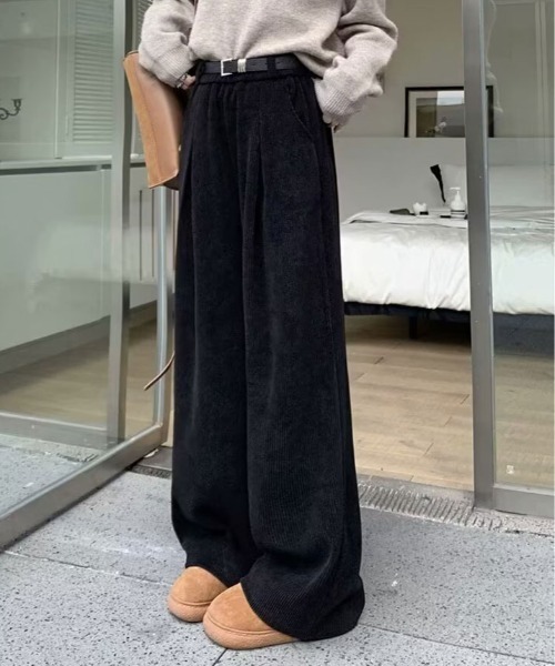 kirakiraShop(キラキラショップ)の「リラックス シルエット コーデュロイ ワイドパンツ(その他パンツ・レディース・ブラック/ベージュ/ブラウン・M/L)」の1枚目の写真