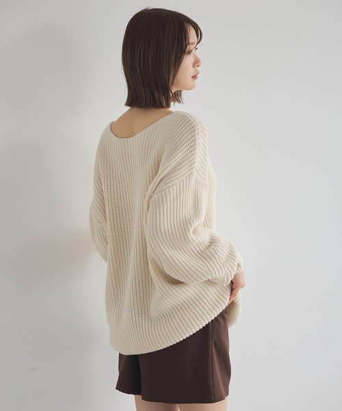 earth music&ecology(アースミュージックアンドエコロジー)の「【毛玉防止/2WAY】アンチピリングクロスネックルーズニット(ニット/セーター・レディース・アイボリー/ブラック/グレー/サックスブルー・FREE)」の17枚目の写真