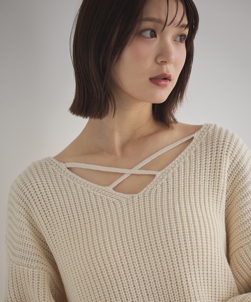 earth music&ecology(アースミュージックアンドエコロジー)の「【毛玉防止/2WAY】アンチピリングクロスネックルーズニット(ニット/セーター・レディース・アイボリー/ブラック/グレー/サックスブルー・FREE)」の19枚目の写真